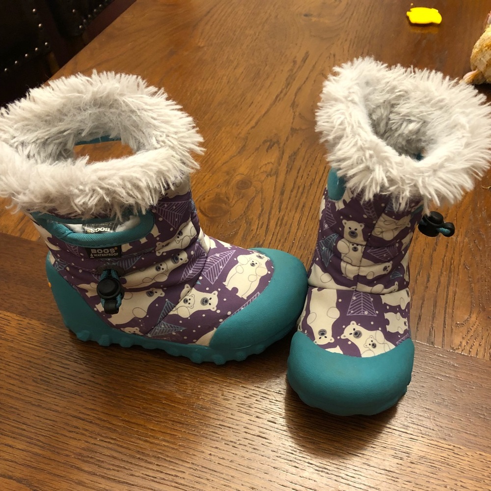 Toddler girl Bogs snow boots